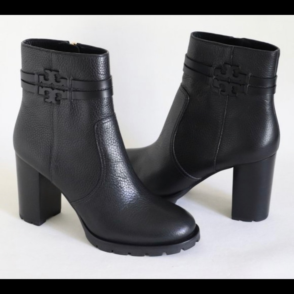 Not selling but searching for these❤️